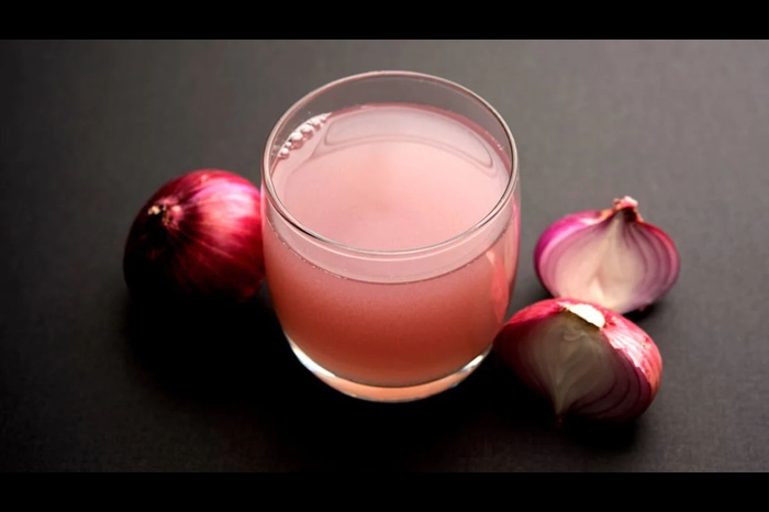 red onion prevents hair loss and makes hair shiny 