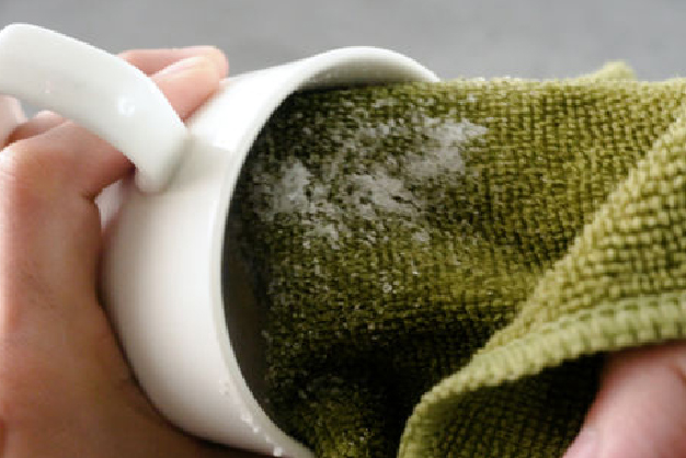 remove tea stain with salt