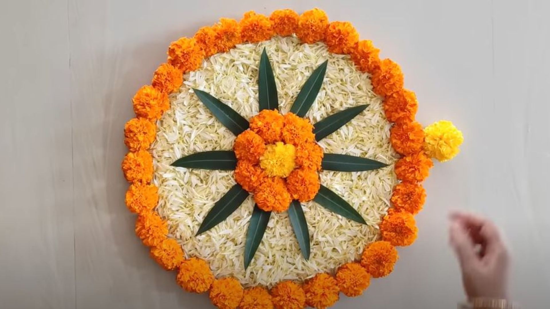 unique gudi padwa rangoli design