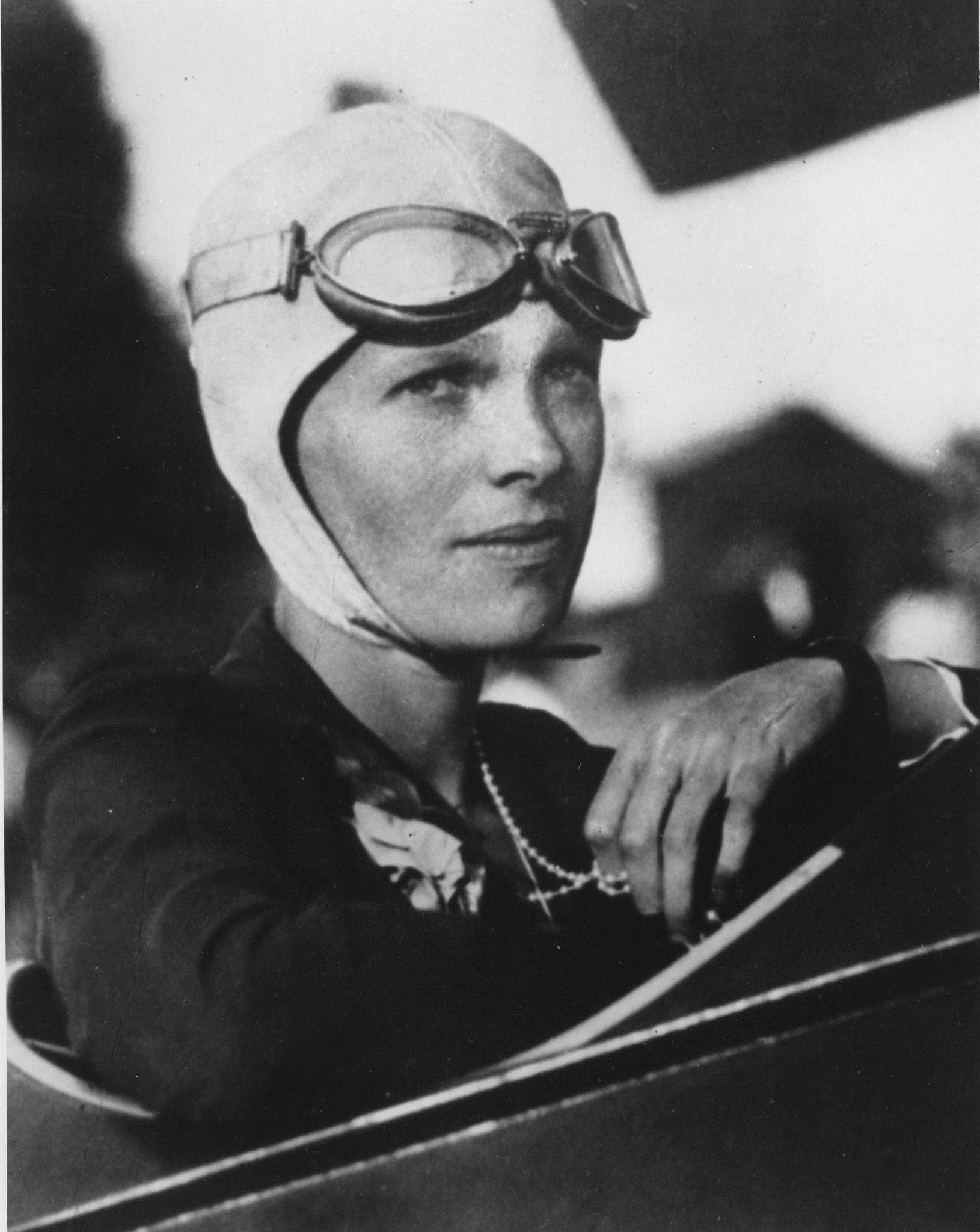 unsolved mystery of the world Amelia Earhart