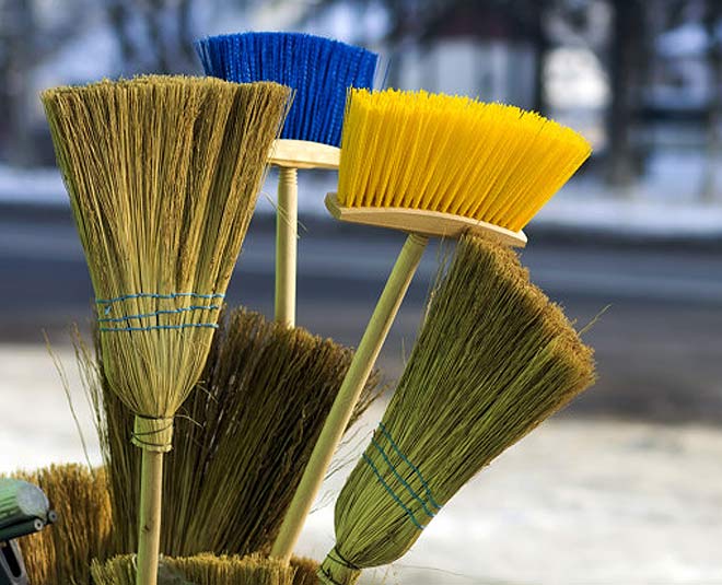 vastu tips for money broom