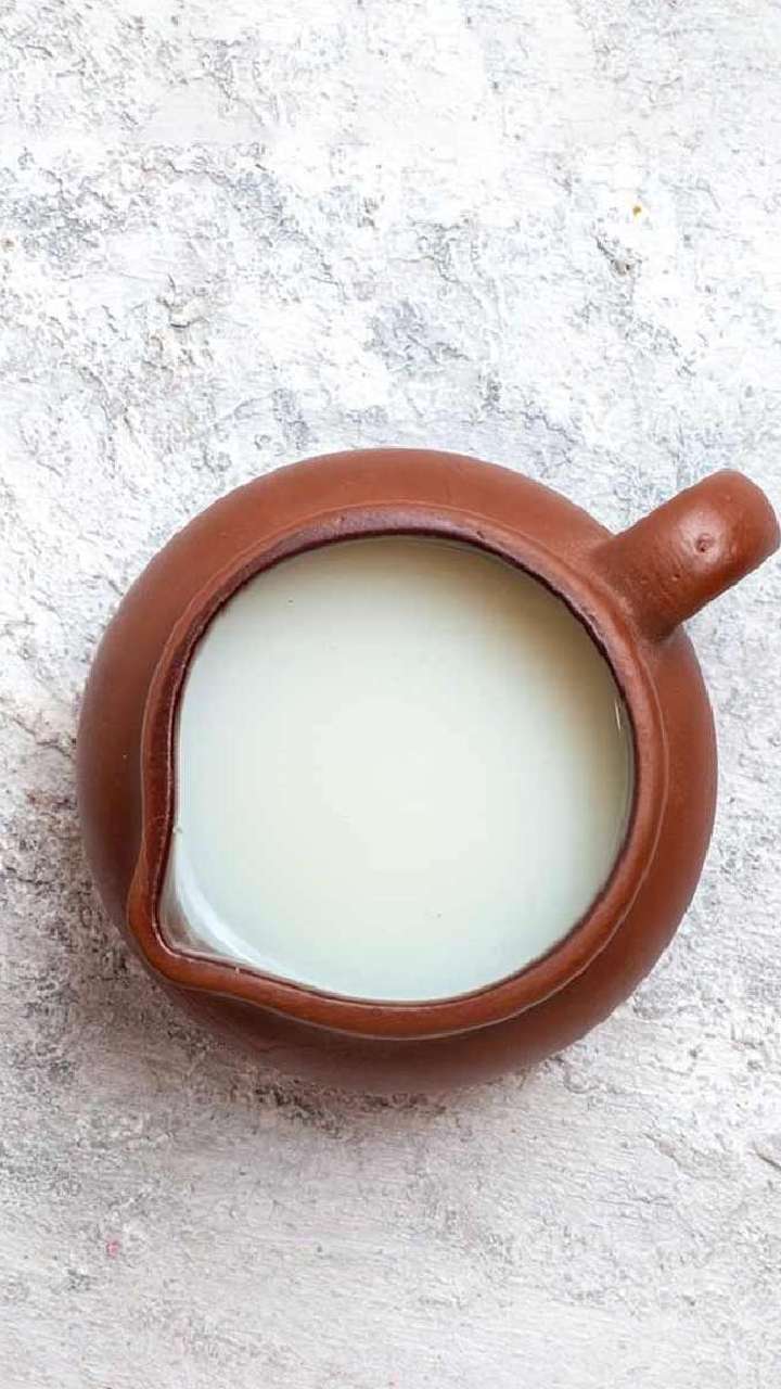 what are the benefits of pouring milk in banyan tree