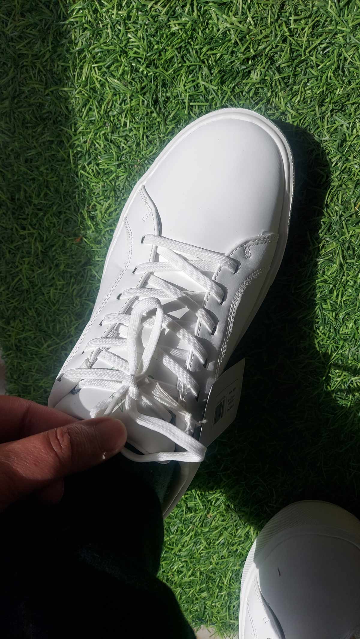 HZ Tried Tested: Yoho Blinc Hands Free Sneakers Detailed Review HZ Tried Tested: Yoho Blinc Hands Free Sneakers Detailed Review