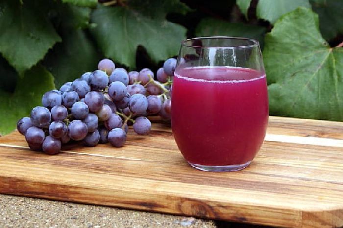  redcoloured juices that can help flush out extra fat and protect the organ 