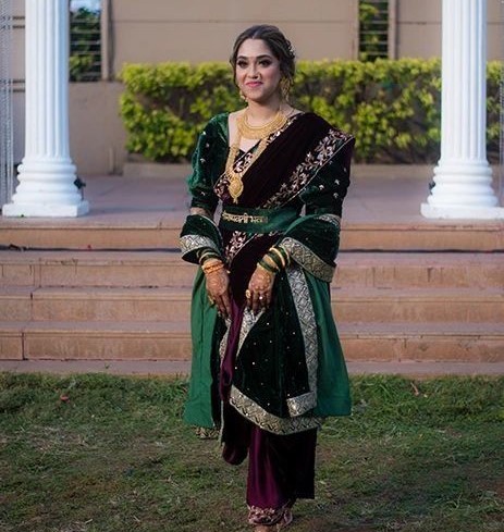 Black Embroidered Nauvari Saree Design