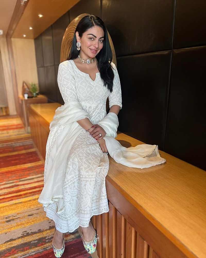 Chikankari Suit Look