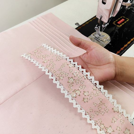 Floral Mohri Design With Lace