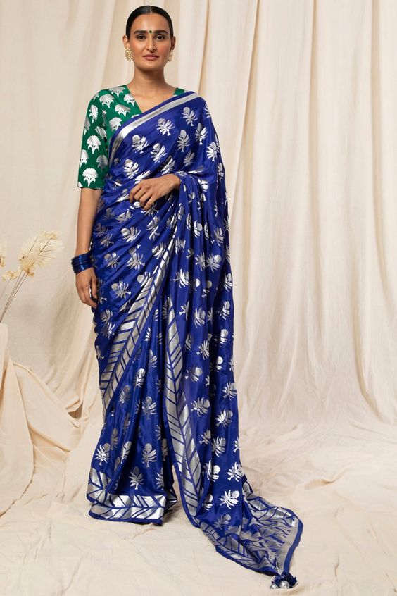 Floral Printed Blue Saree Contrast Blouse