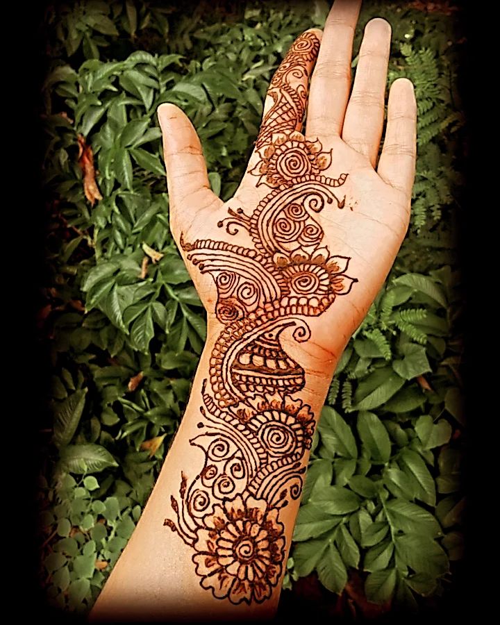 Flower Bail mehndi designs