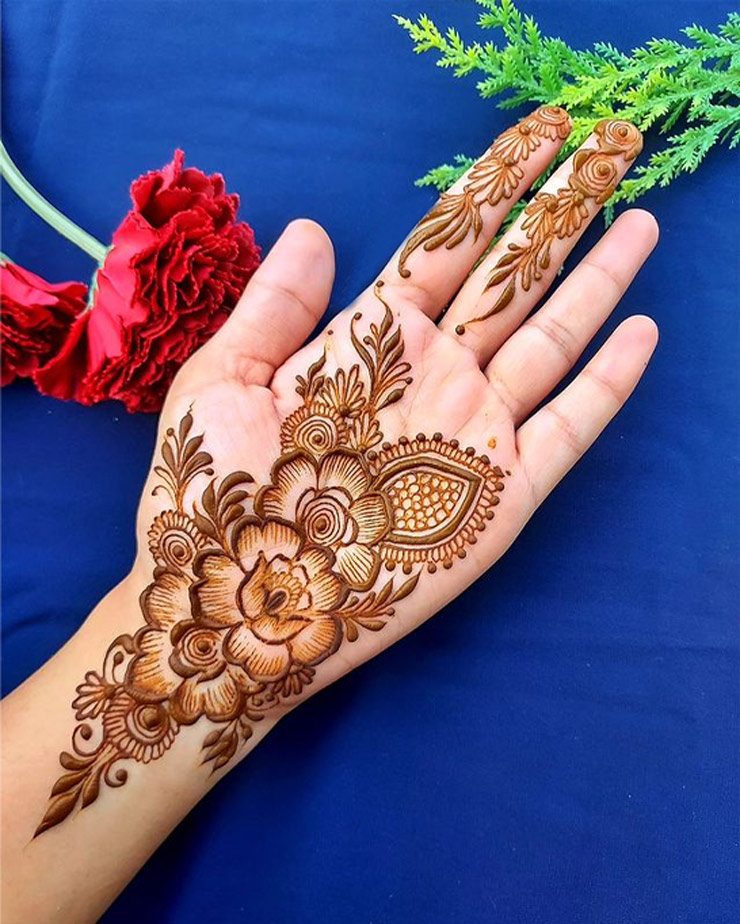 Intricate Floral Mehndi Design