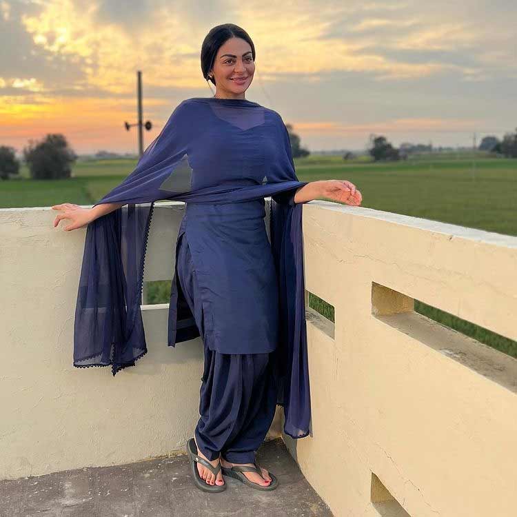 Plain Salwar Suit Look