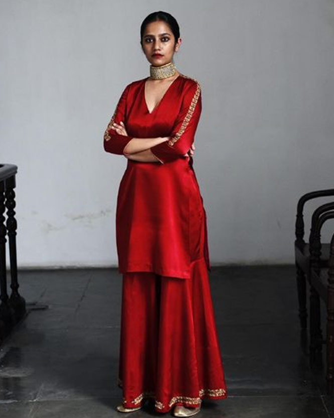 Red colour banarasi looks