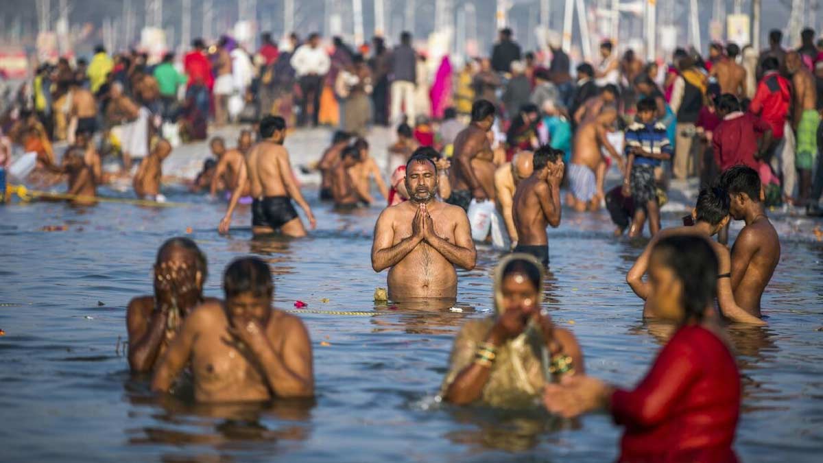Mahakumbh Mela: आखिर 12 साल बाद क्यों आता है महाकुंभ? जानिए कुंभ मेले से कितना होता है अलग? | why is maha kumbh celebrated every 12 years | HerZindagi