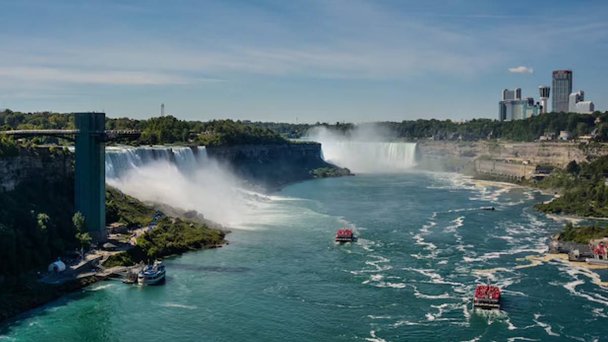 कनाडा घूमने जाएं तो जरूर करें ये चीजें | things to do in canada | HerZindagi