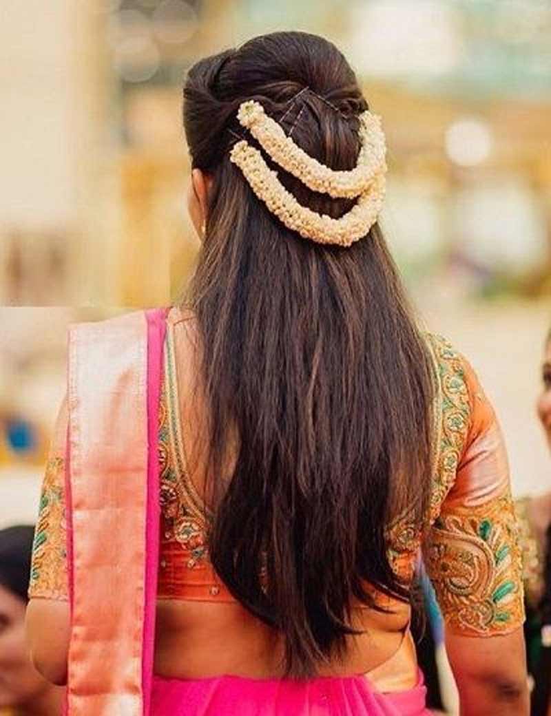 gajra on open hair