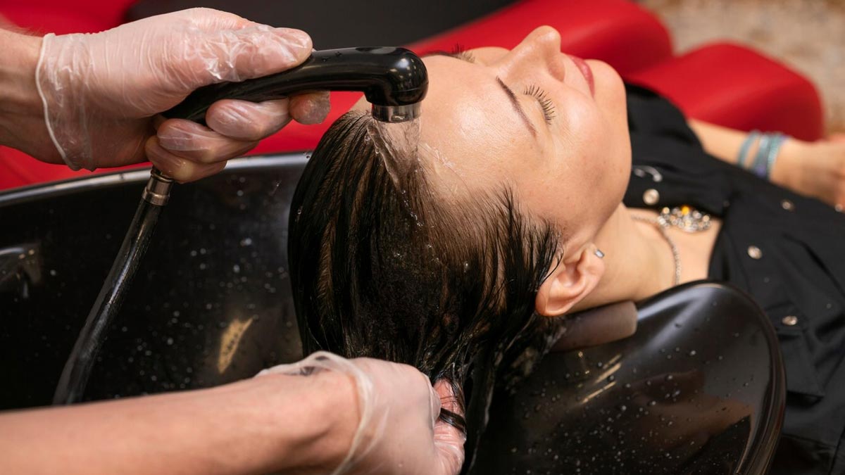 hair wash with hot water