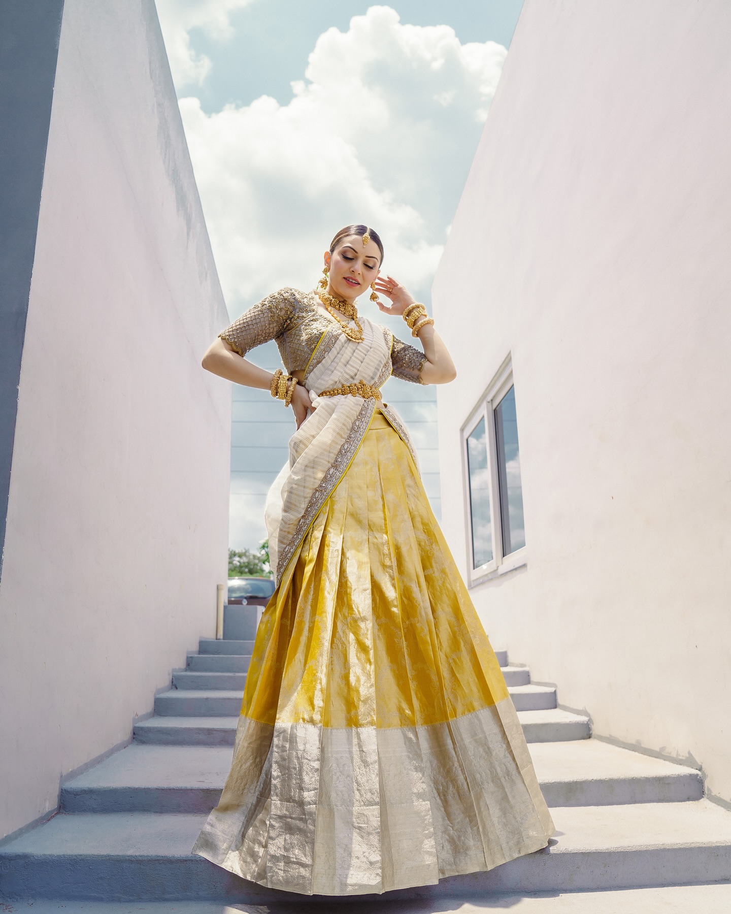 hansika motwani lehenga looks