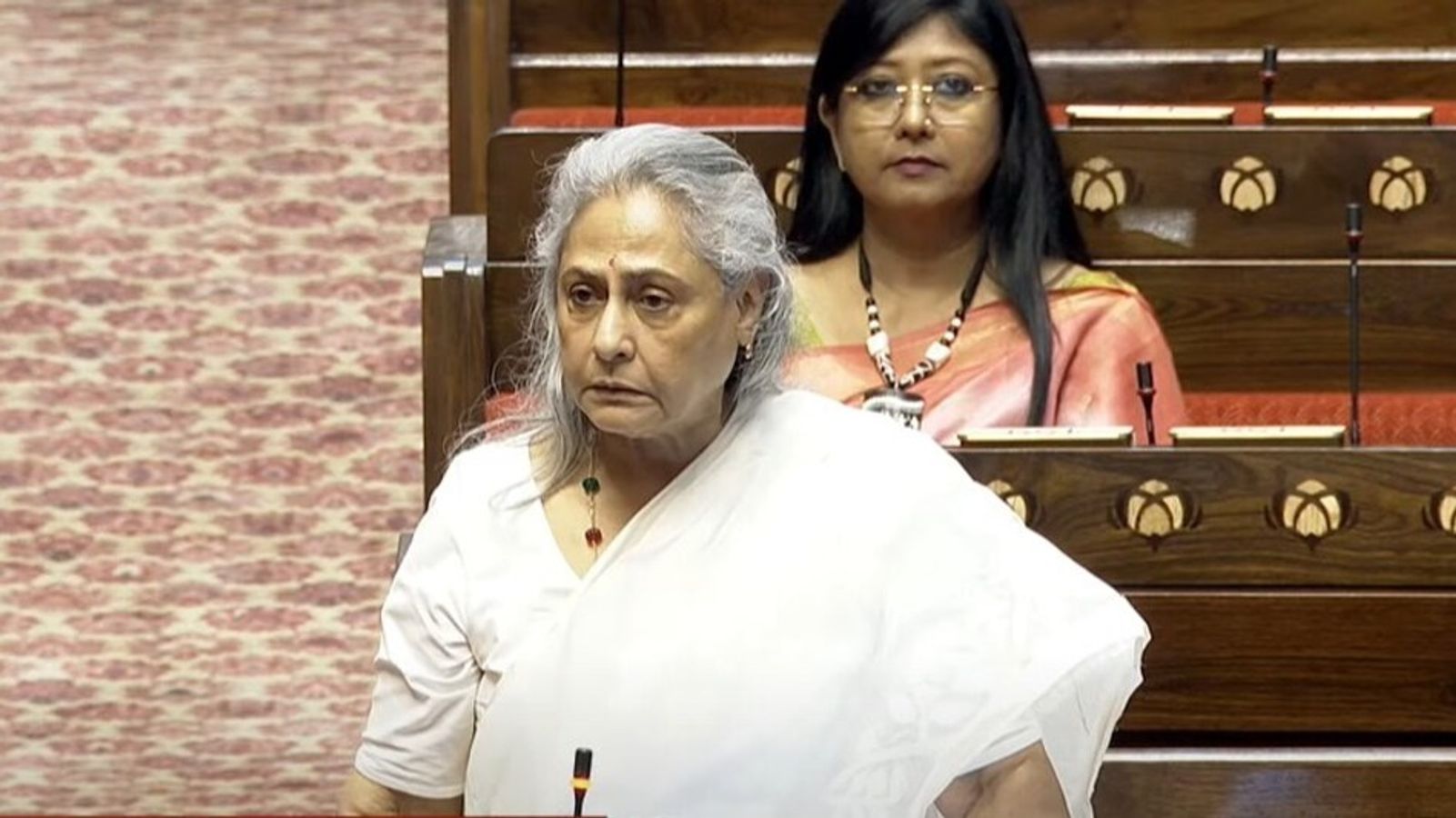 jaya bachchan in sadana