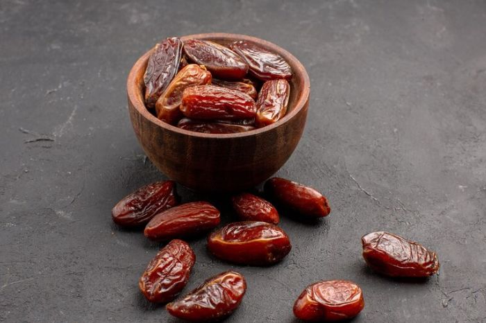 saoked dates new inside