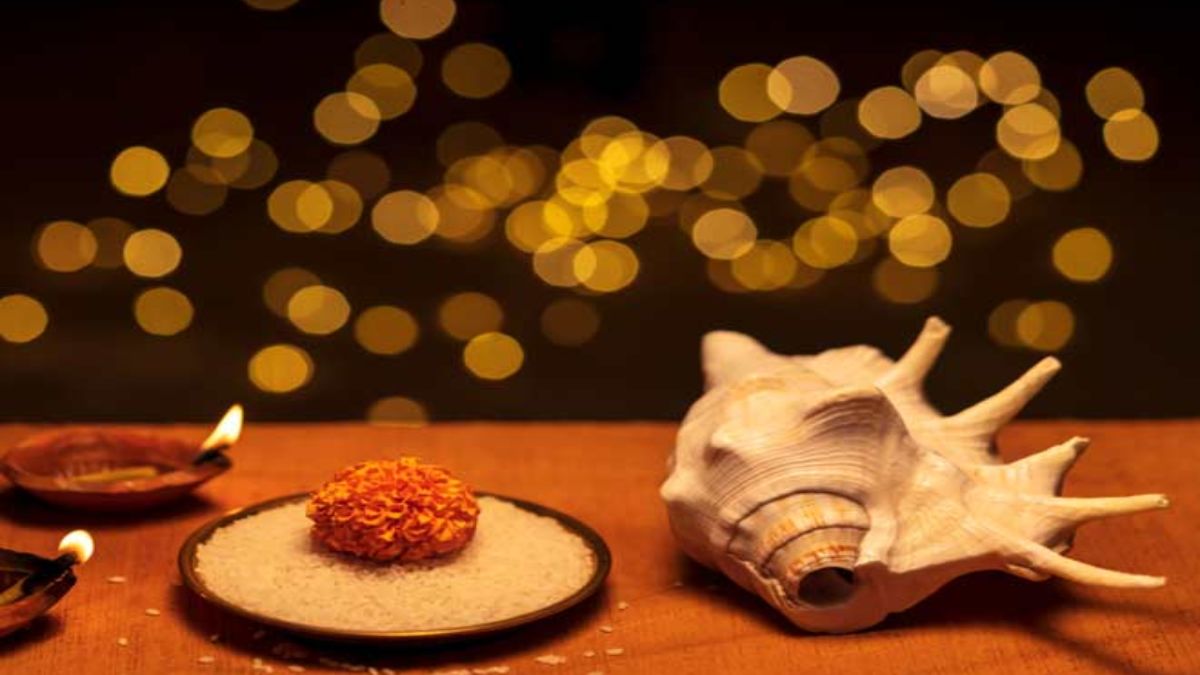 shankh mein chawal bharkar tijori mein rakhne se kya hota hai