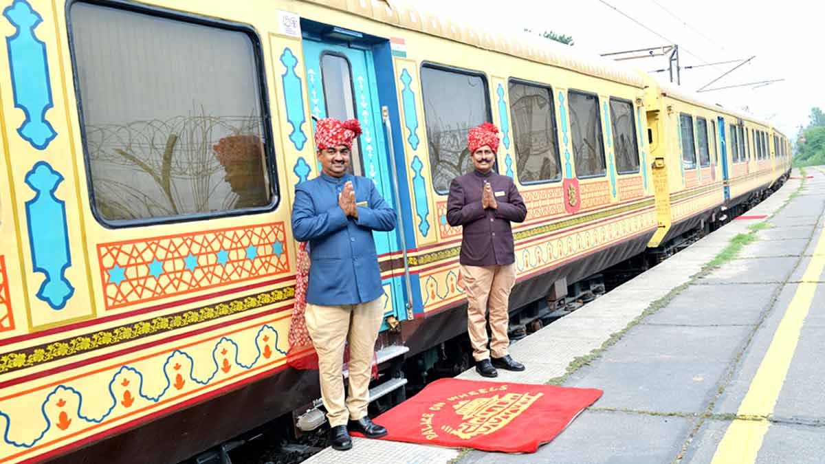 दिल्ली से पुणे का बनाएं ट्रिप प्लान, जानें कैसे कर सकते हैं 15 हजार में ट्रिप  पूरा | tips to plan delhi to pune trip under 15000 budget | HerZindagi