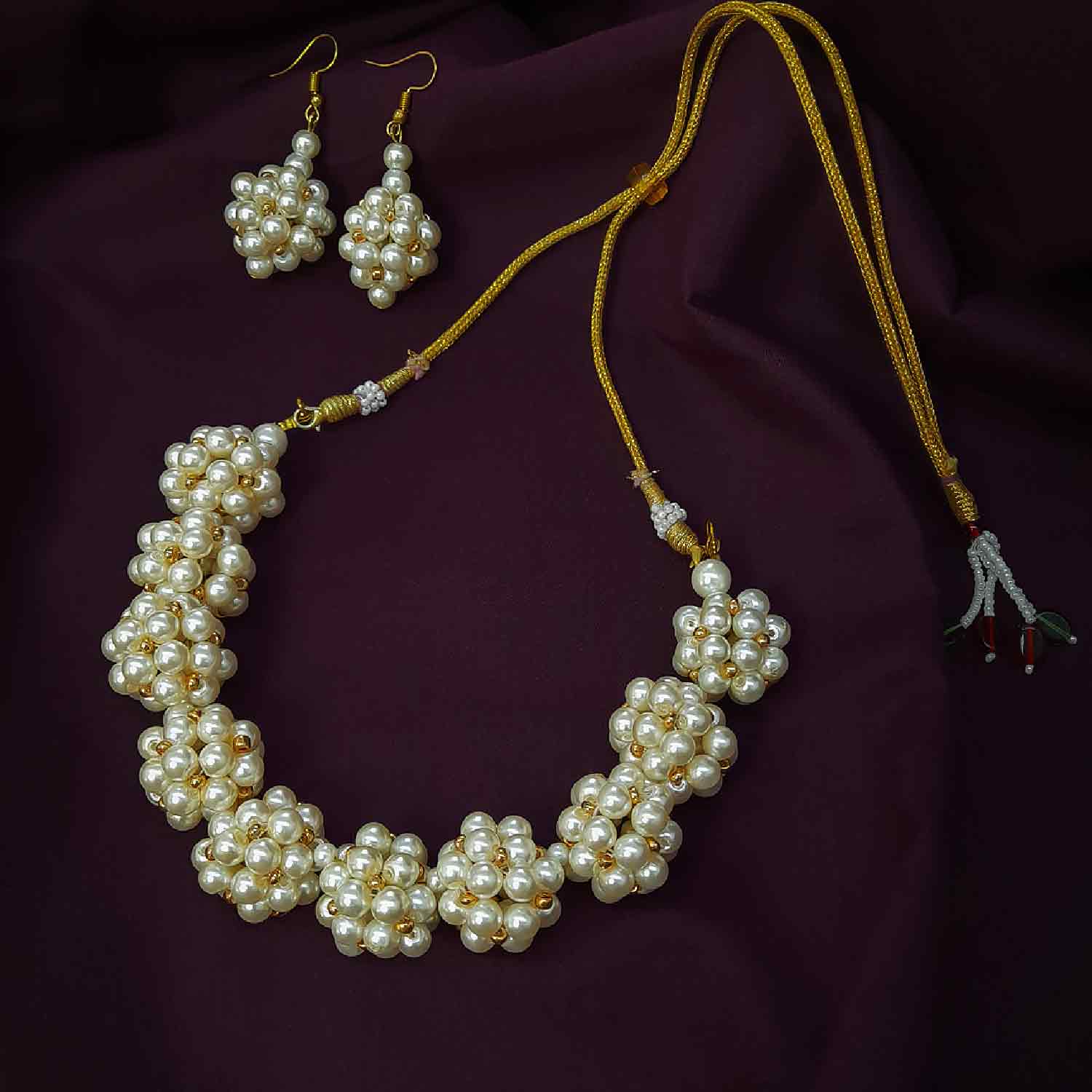 Ball design necklace