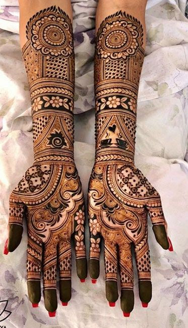 Raksha Bandhan Mehndi Design: रक्षाबंधन पर इस बार लगाएं 3डी मेहंदी  डिजाइन्स, हाथों की खूबसूरती कई गुना बढ़ाएं | raksha bandhan special mehndi  design simple mehndi designs, 3d mehndi ...