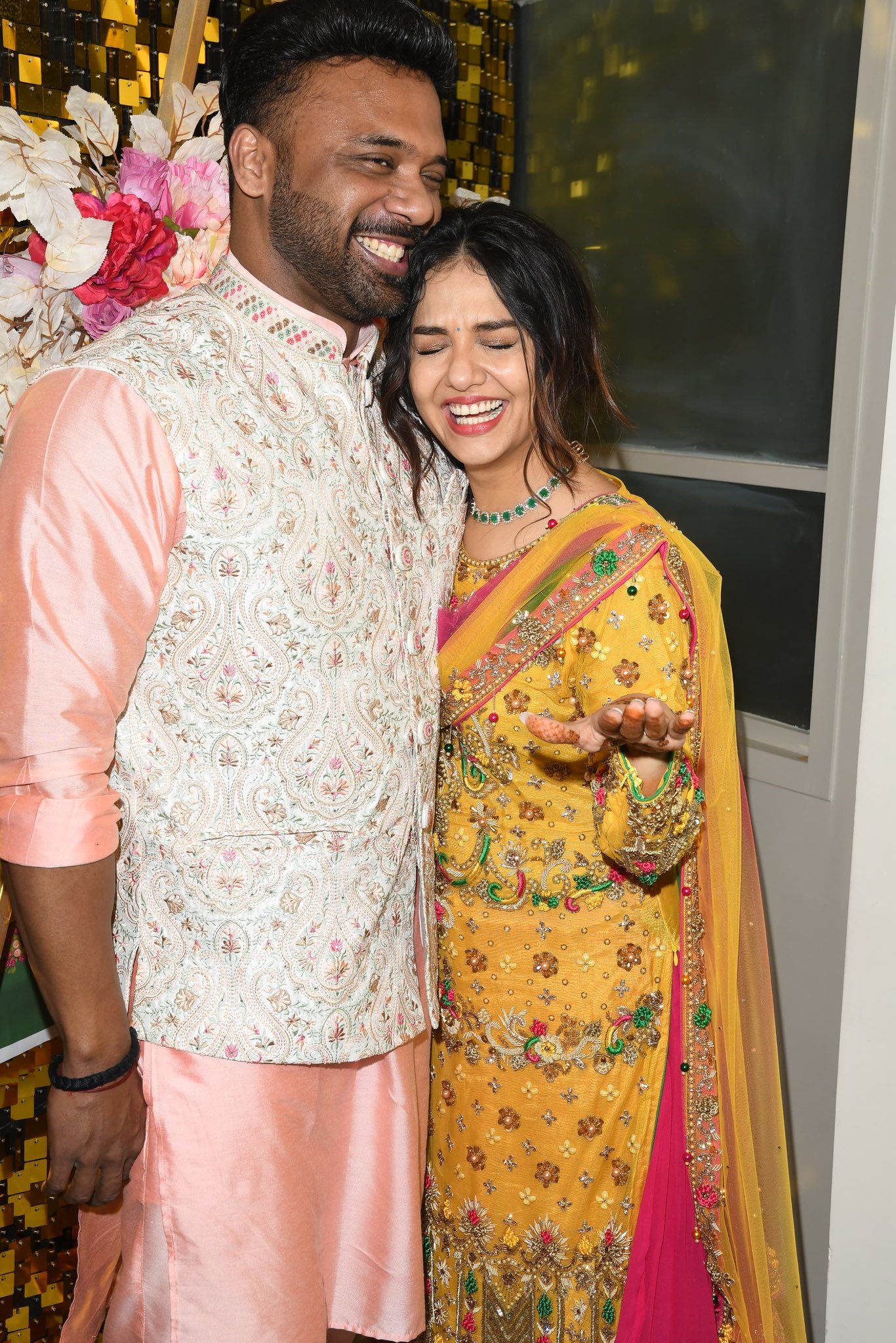 Divya Agarwal Mehandi Pictures