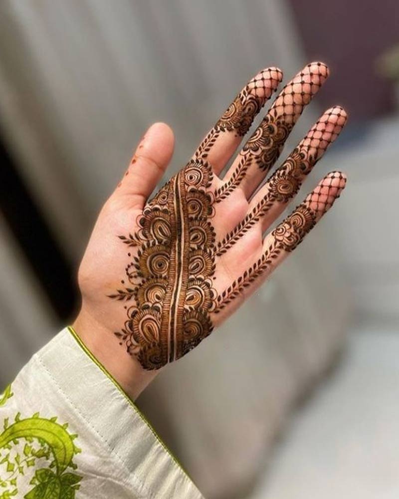 Intricate Mehndi Design