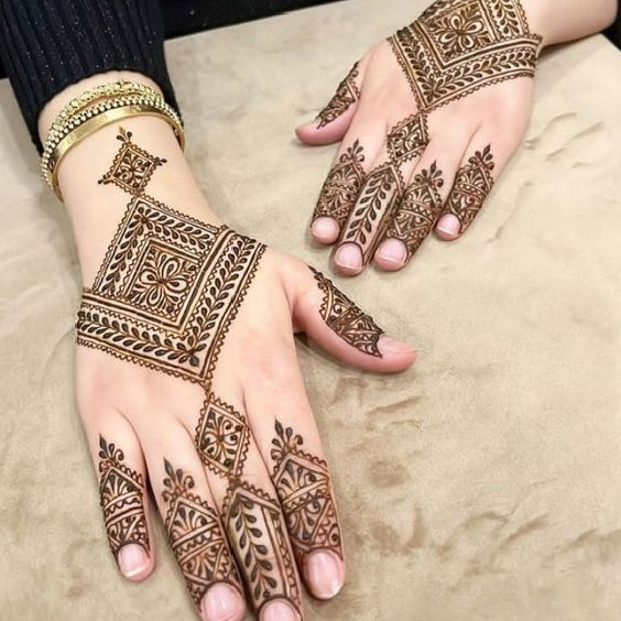 Top 30 Simple Mehandi Designs This Season For Indian Bride