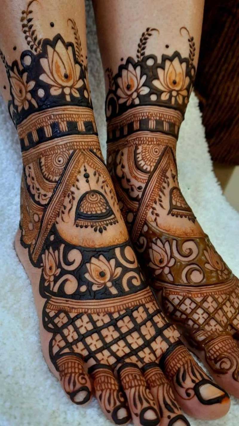 12 Feet Henna Designs that are Beautiful for Weddings | DESIblitz