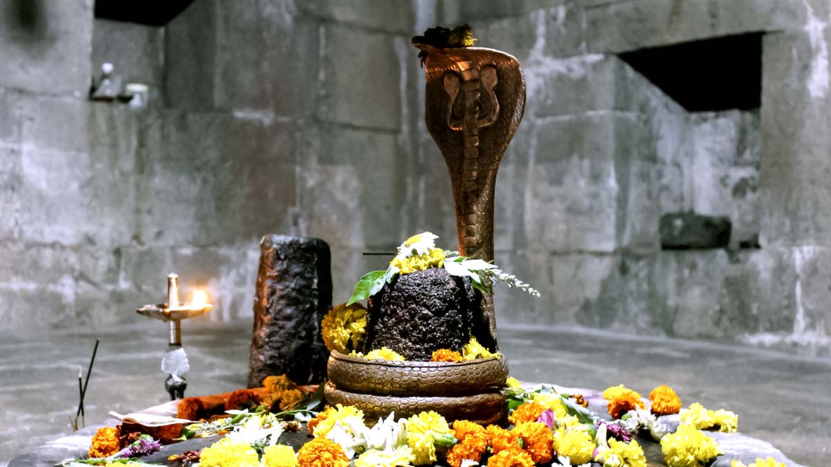 Mahashivratri 2024 : महाशिवरात्रि के दिन करें इन मंत्रों का जाप, सुख-सौभाग्य की हो सकती है प्राप्ति 