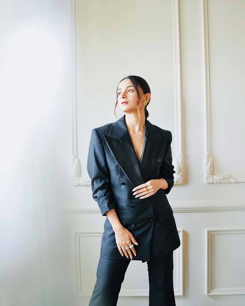 Navy Blue Monochrome Blazer Look