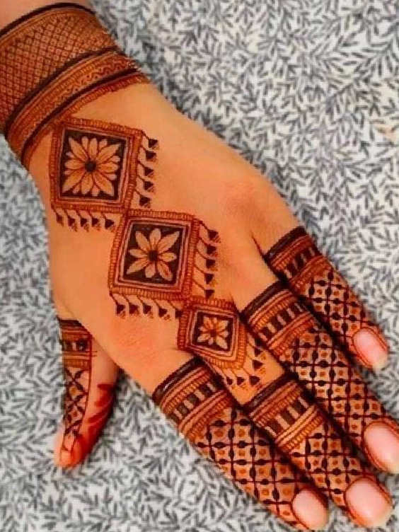 Triangle Mehndi Designs For Brides HerZindagi