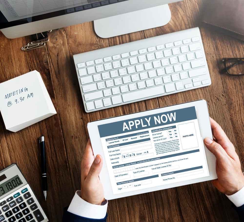 What is qualification for railway Technician in 