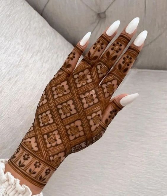 Latest Mehndi Designs For Girls Front and Back Hand in 2024