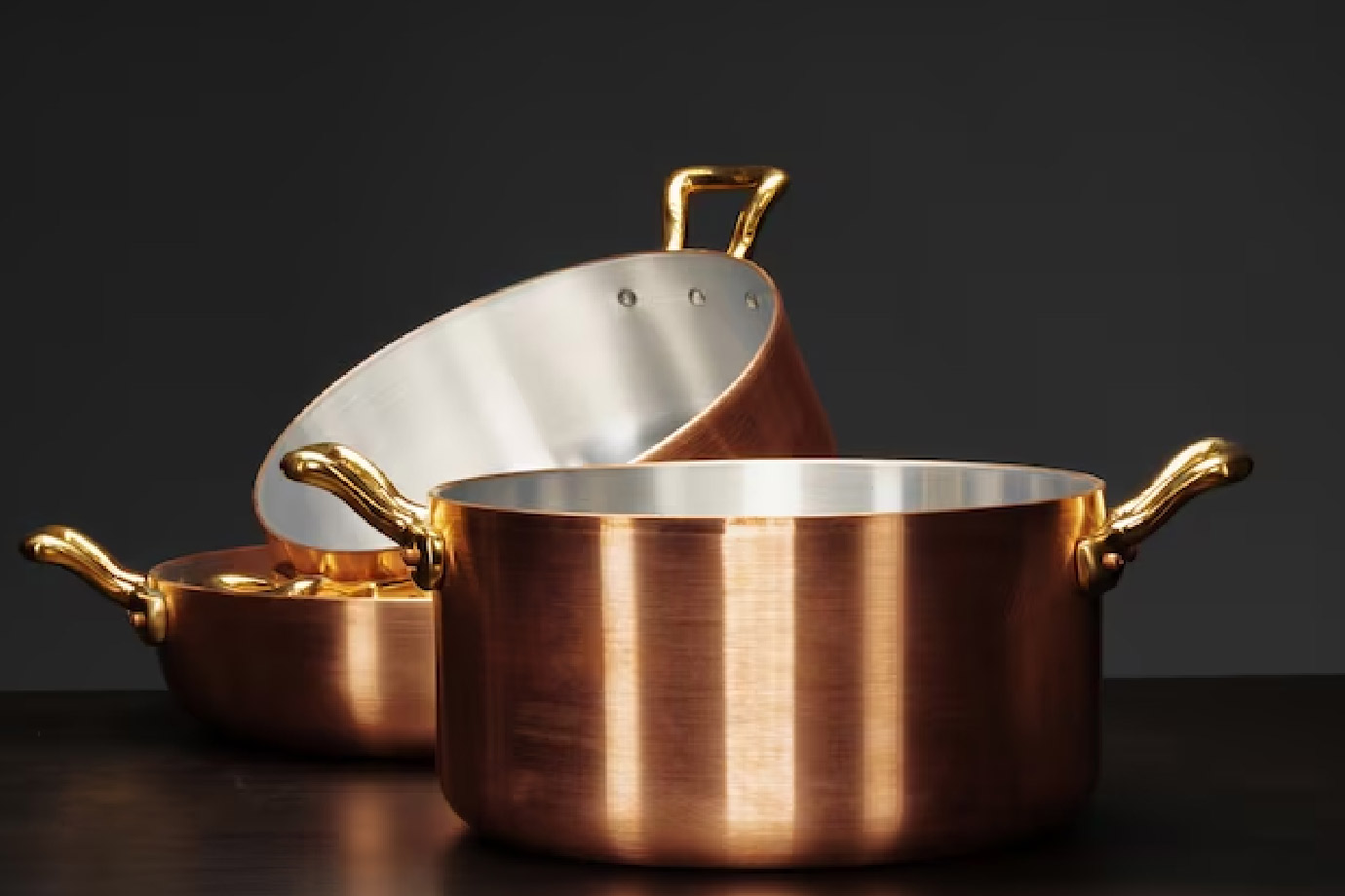 Astro Expert कांसे के बर्तन में रोज करें भोजन, मिलेगी अपार सफलता