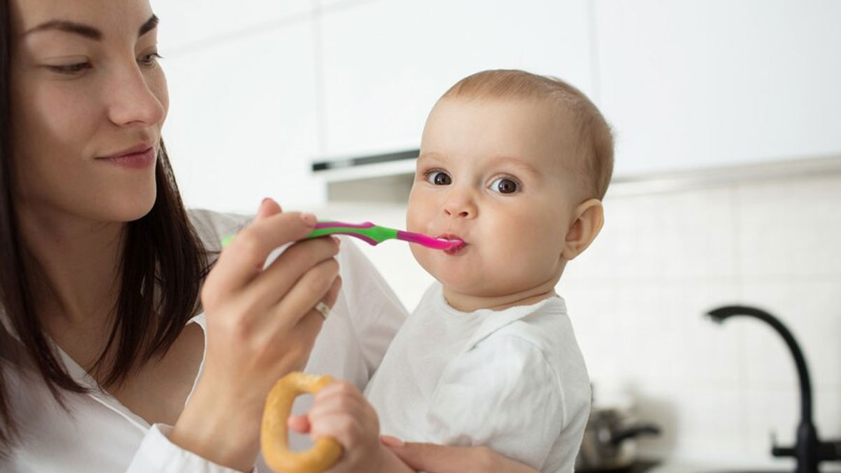 ஒரு வயது குழந்தைக்கு அவசியம் தர வேண்டிய உணவுகள் | food chart for babies