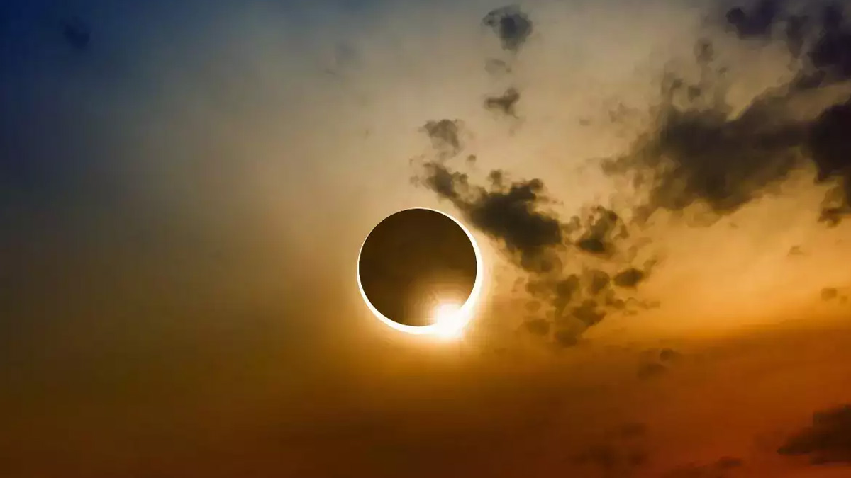 First Solar Eclipse 2024 साल का पहला सूर्य ग्रहण आज, जानें सूतक काल का