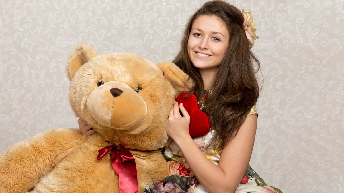 Teddy day: प्यार के एहसास के साथ टेडी बियर देता है ढेरों सेहत लाभ