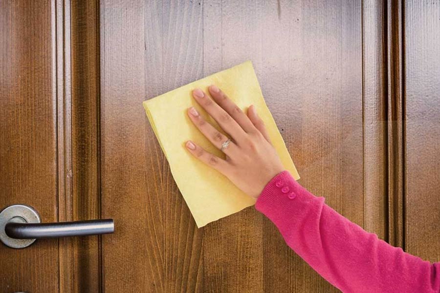how to clean wood door  minute