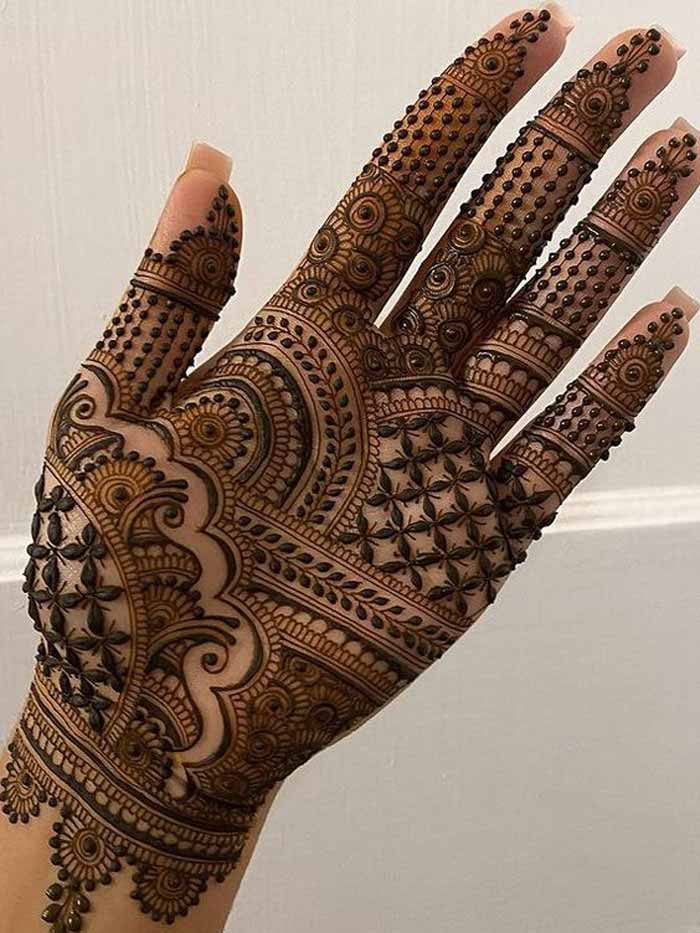 100+ Best Bridal Mehendi Designs for 2023 Brides | WedMeGood