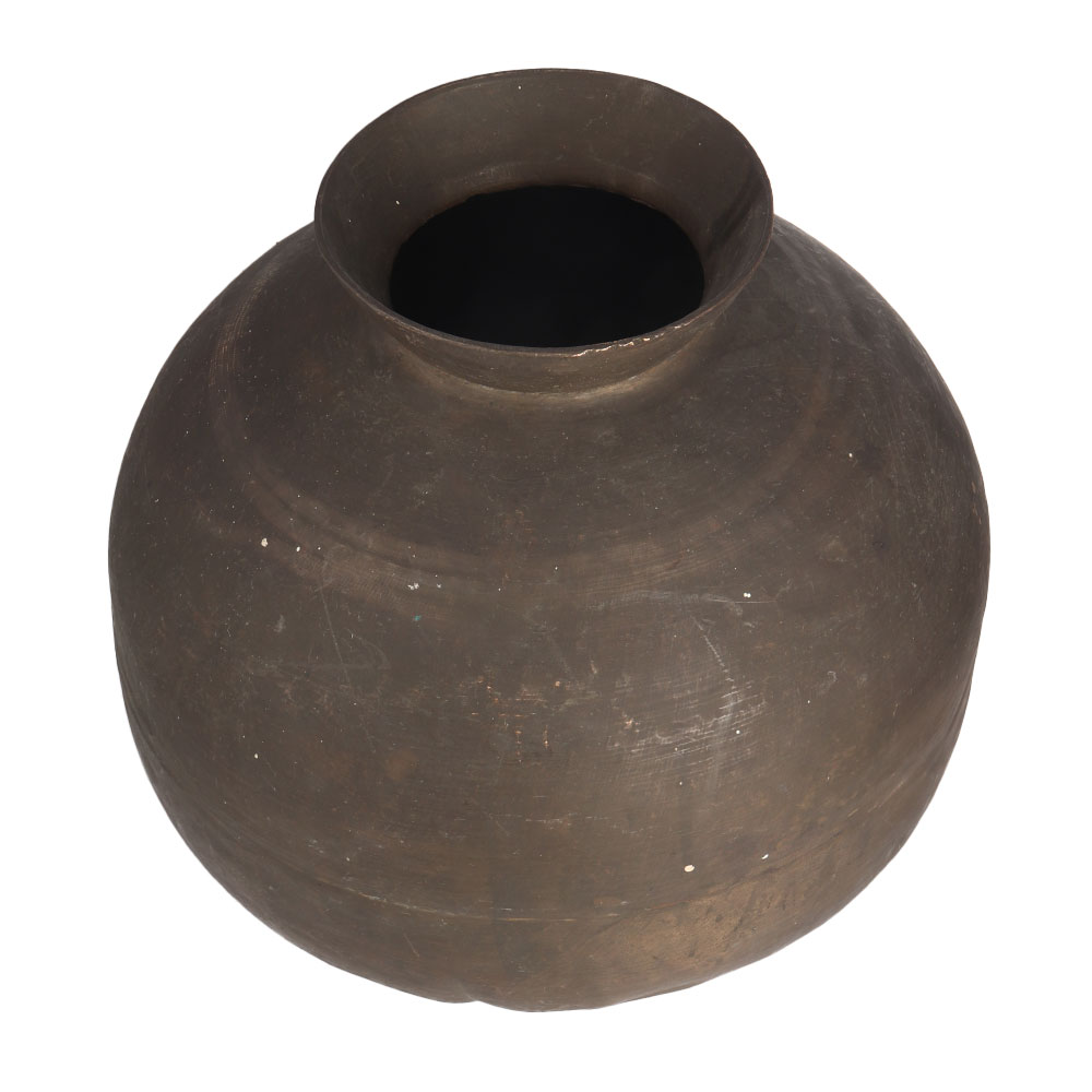 is it ok to keep black earthen pot at home