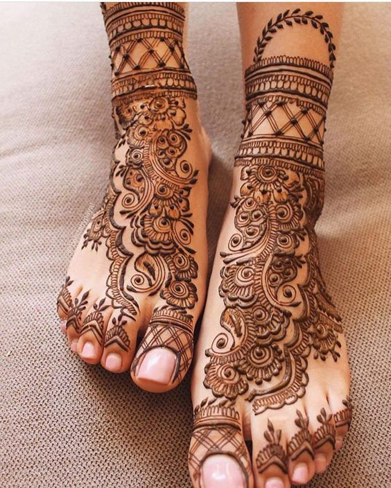 30 Mind Blowing Leg And Foot Mehndi Designs For Brides! | Leg mehndi, Legs  mehndi design, Henna designs feet