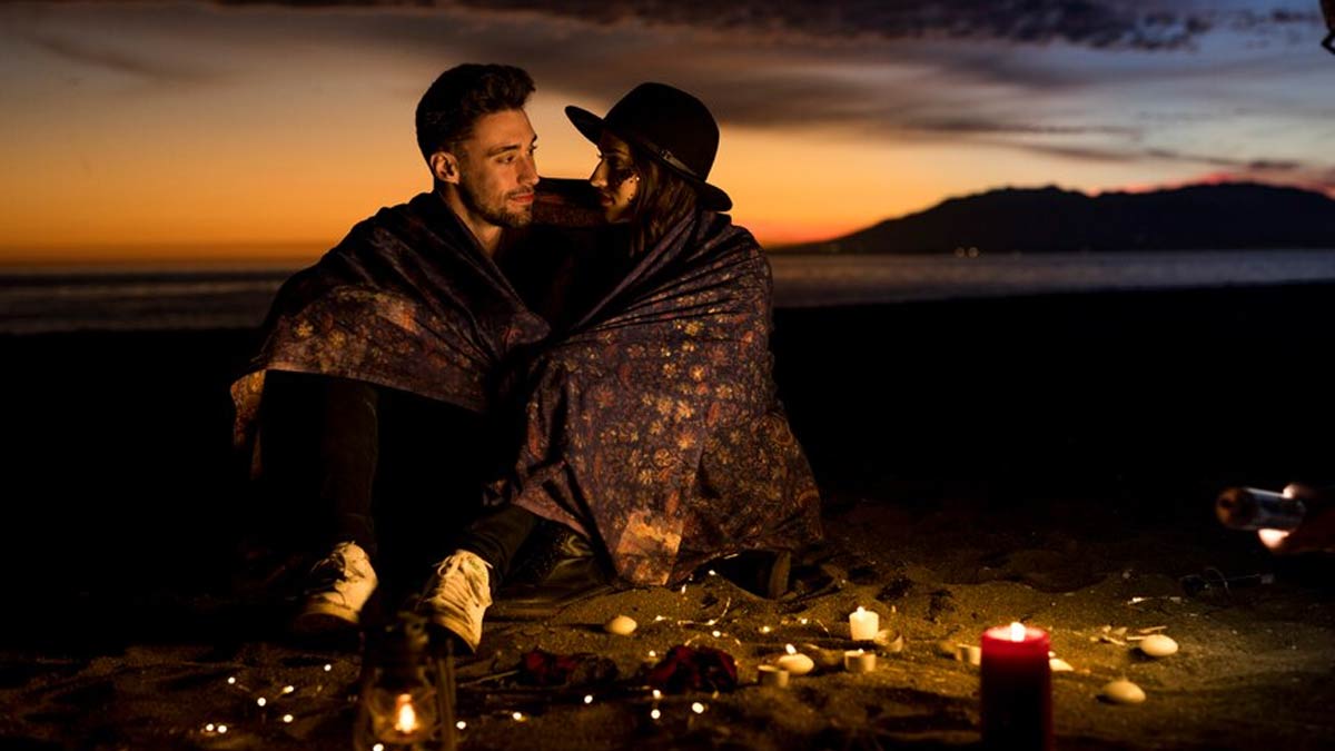 6 Hindi Romantic Songs To Put On Instagram Reels With Your Boyfriend