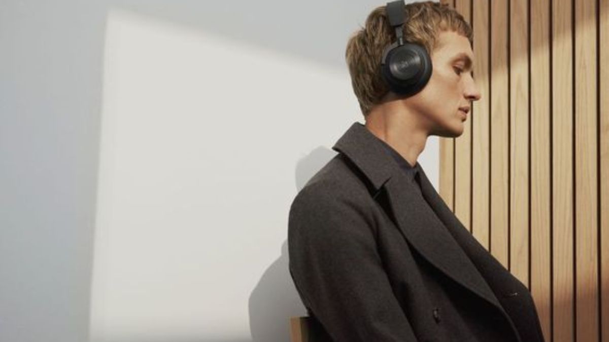 Bang olufsen beoplay обзор. Bang & Olufsen BEOPLAY HX. BEOPLAY h9 Bang & Olufsen на голове. Накладные наушники Bang Olufsen. Bang Olufsen BEOPLAY HX цвета.