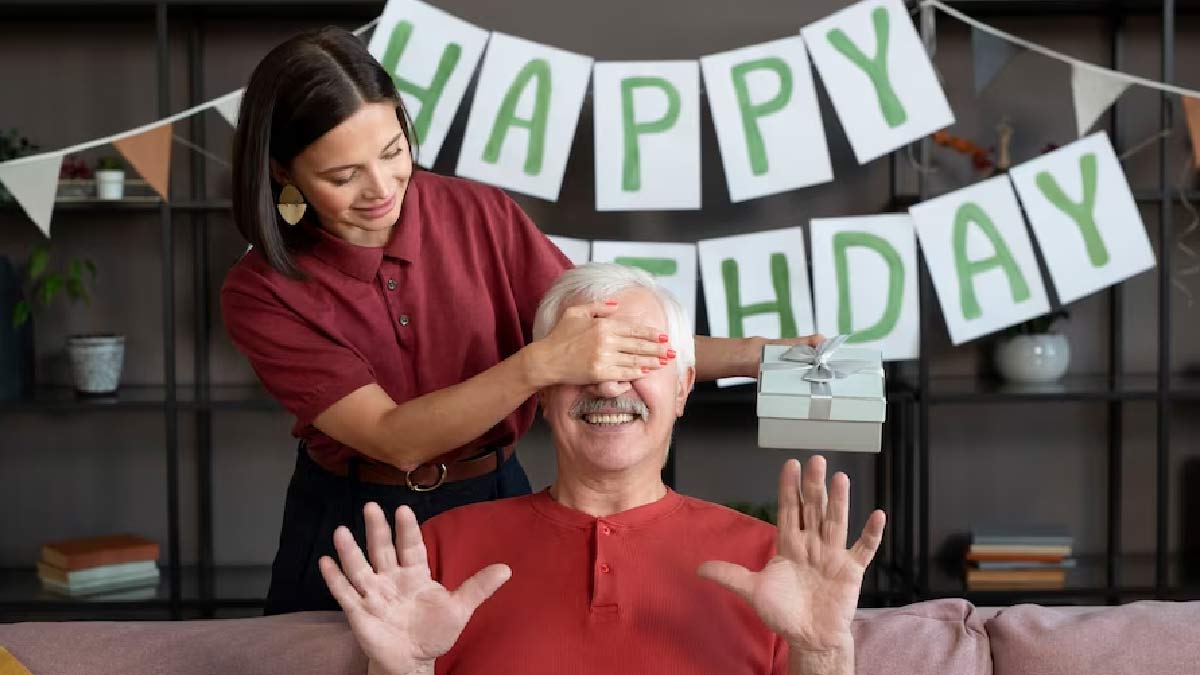 Birthday Wishes For Father In Law: ससुर को जन्मदिन पर कुछ खास अंदाज में दें  शुभकामनाएं | happy birthday wishes quotes message status for father in law  | HerZindagi