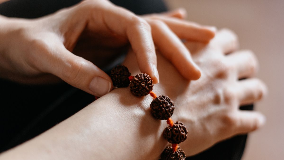 Astro Tips: Know How Wearing Rudraksha Event At Night Can Help You Avoid Negativity