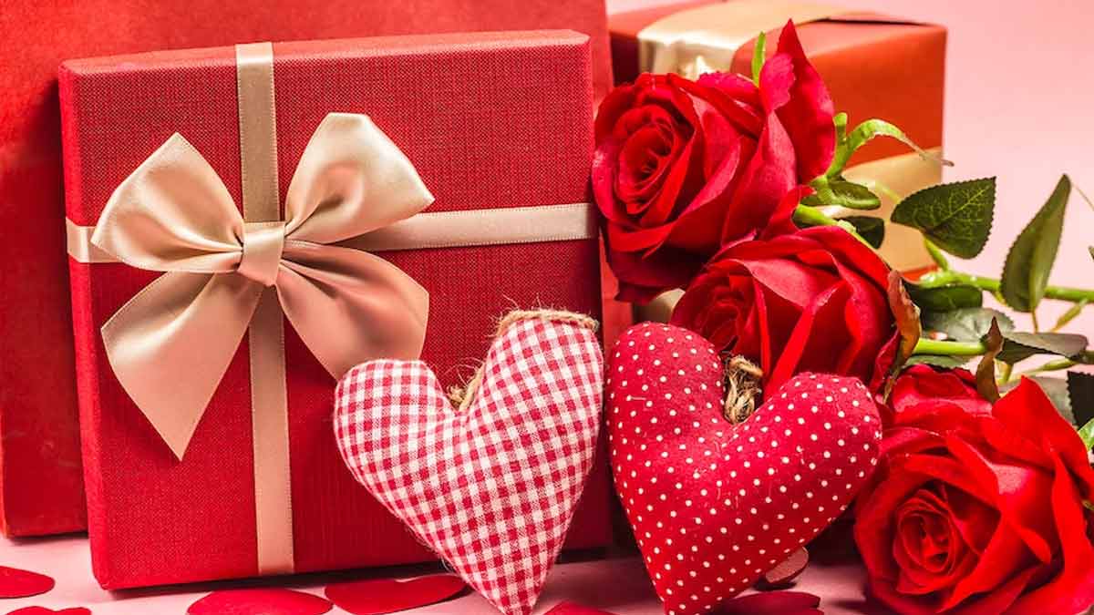 Valentines day gift : காதலியை மகிழ்விக்கும் காதலர் தின ரொமான்டிக் பரிசுகள்