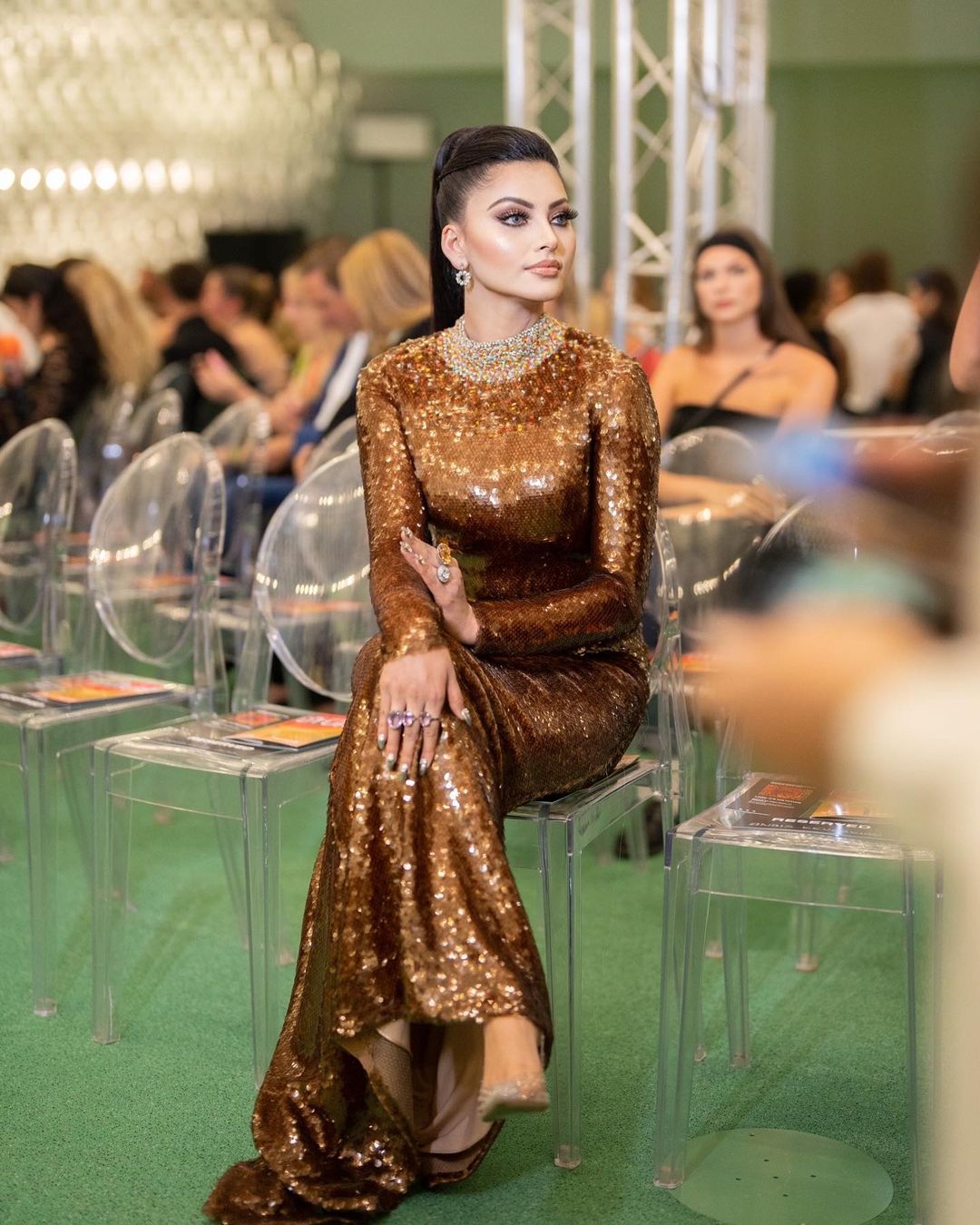 urvashi rautela cake golden visa